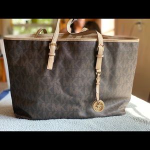 Michael Kors carryall Signature style
